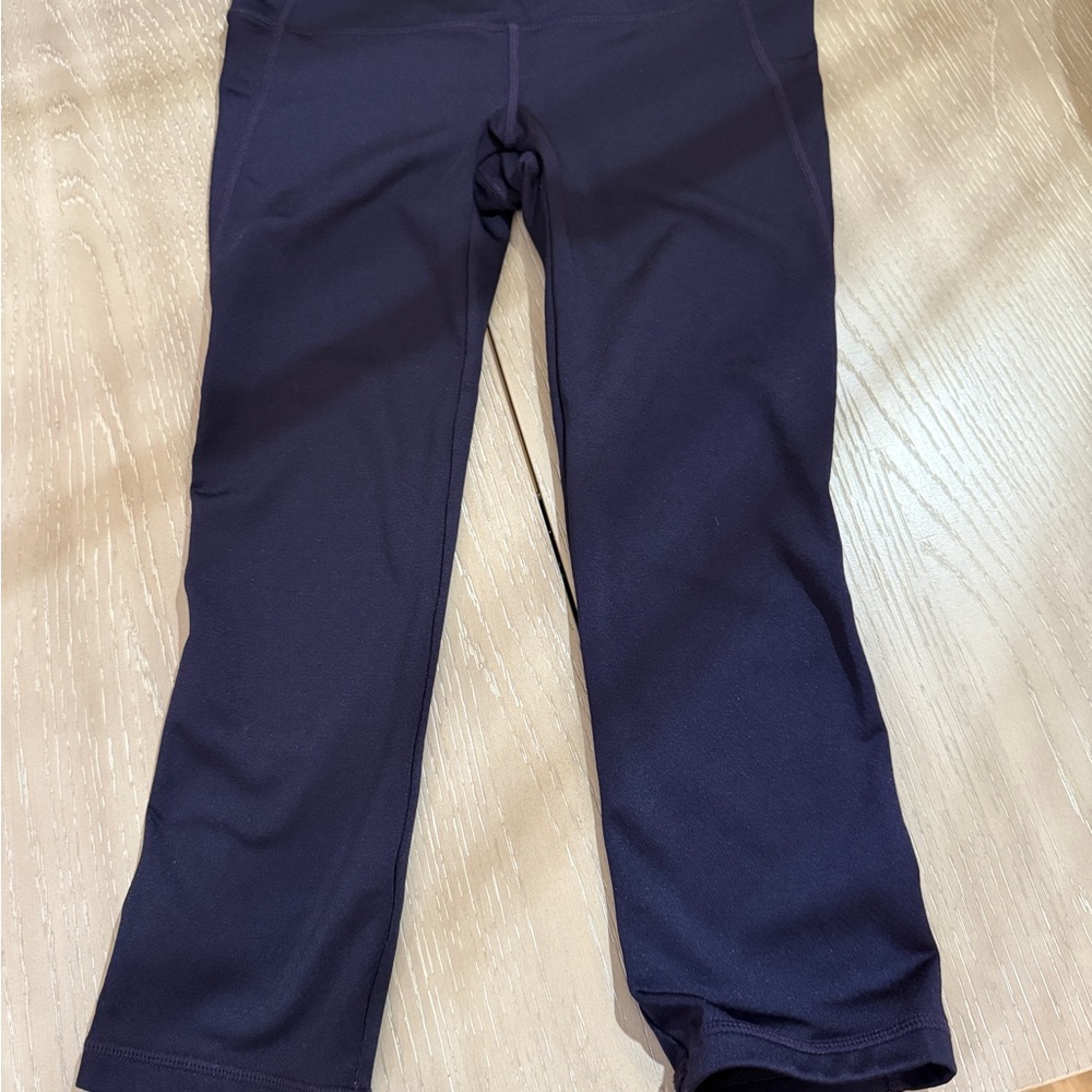 GAP Dark Plum capri Leggings